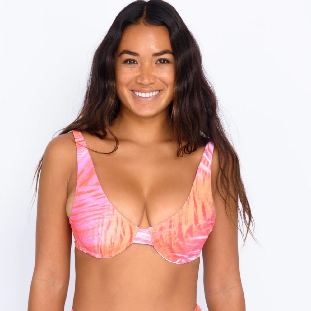 Skatie Hart Top, M, NWT
